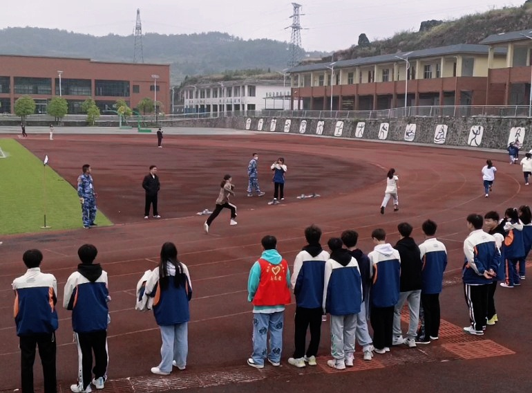 青春活力·拼搏进取丨红叶文学社运动会期间广播稿精选2