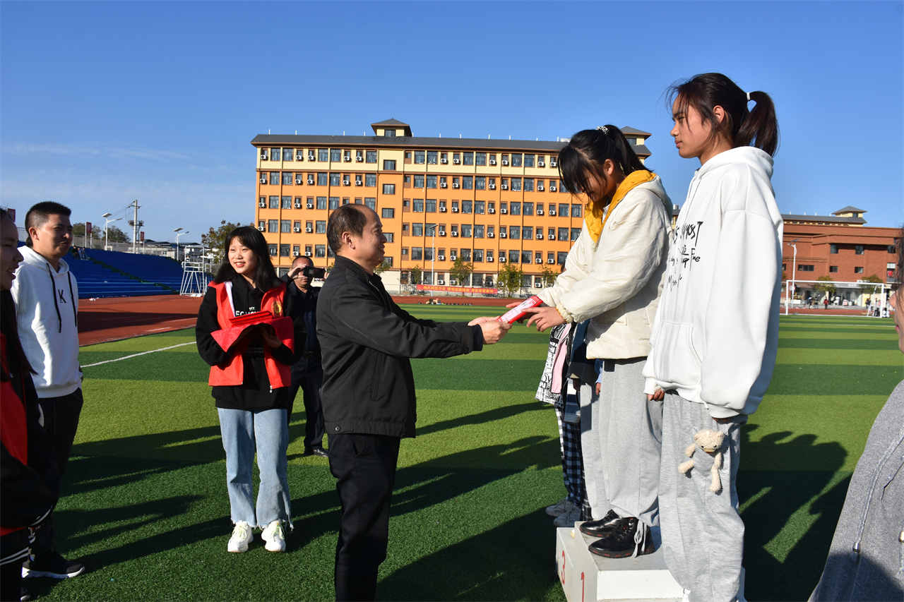 杏耀第一届田径运动会圆满落幕